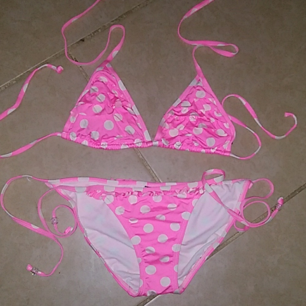 Ruffled polka dot bikini set